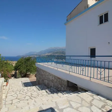 Napoleon Guest house Himare