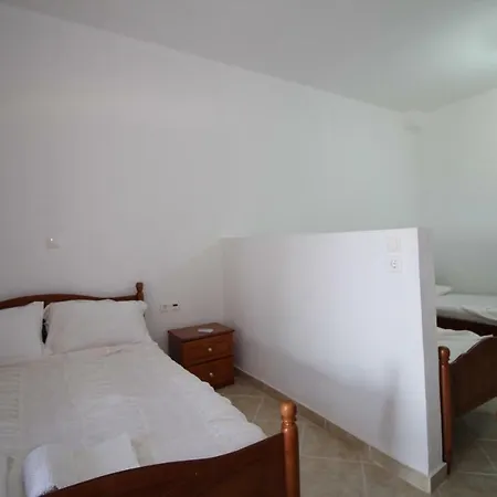 Guest house Napoleon Himare