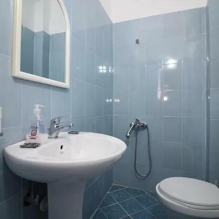 Napoleon Guest house Himare
