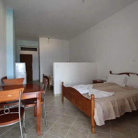 Napoleon Guest house Himare